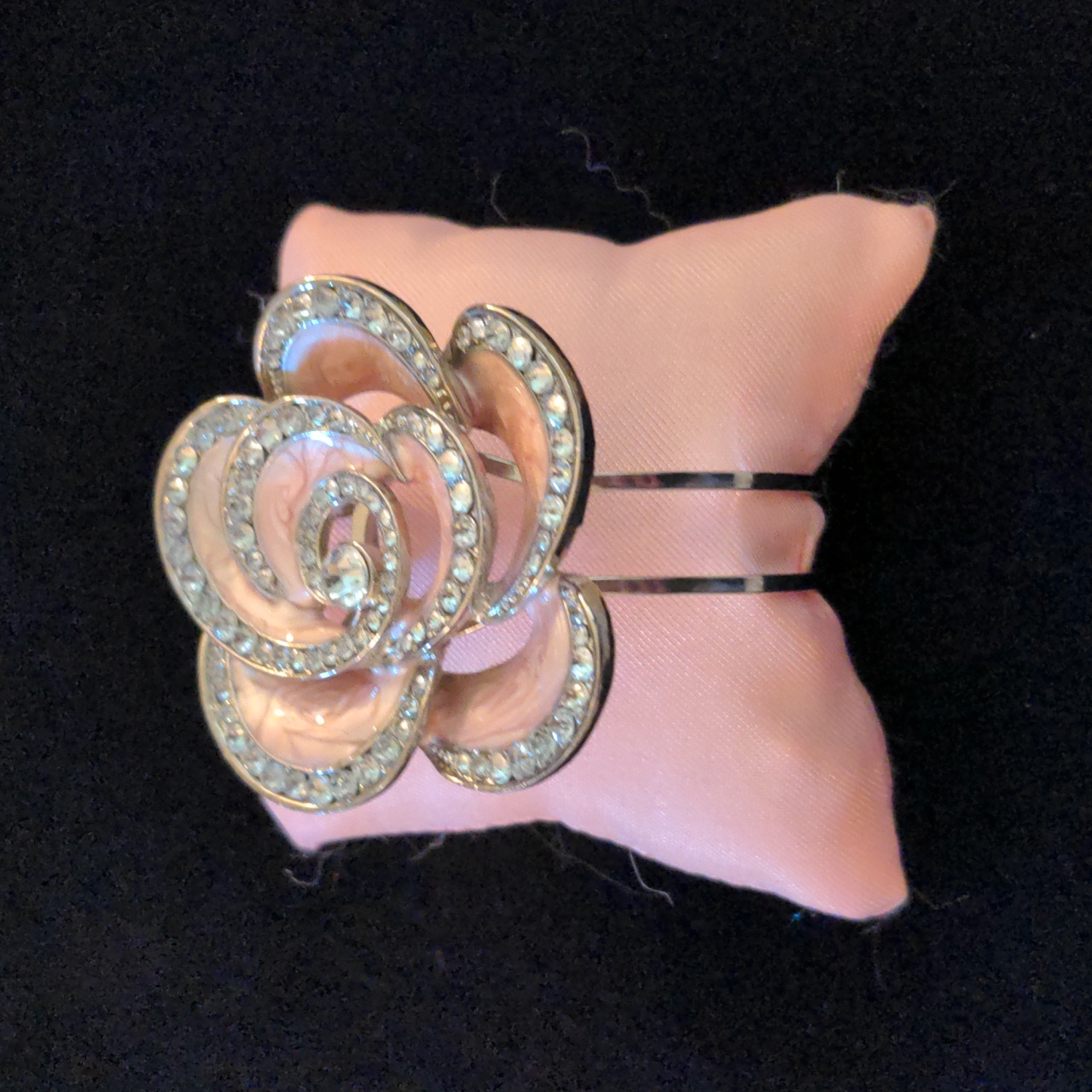 Nwot Candie's Floral Bracelet